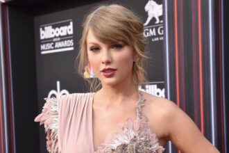 Taylor Swift Confronts Bisexual Rumors in 1989 (Taylor's Version) Prologue