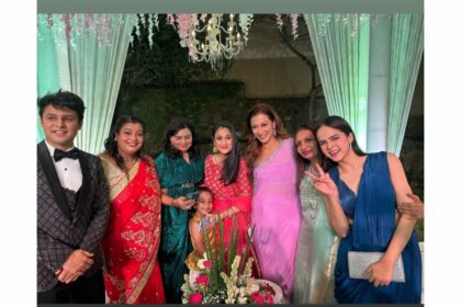 Dayaben from TMKOC Takes a Picture with Friends! Is She Coming Back to the Show