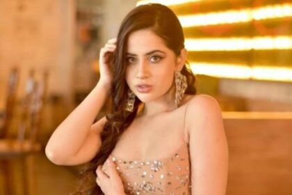Uorfi Javed is All Set to Make Her Debut With Love Sex Aur Dhoka 2
